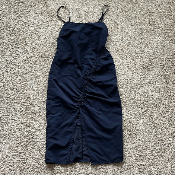 Motel Daisha Ruched Midi Dress (navy) NEW - Picture 7 of 8